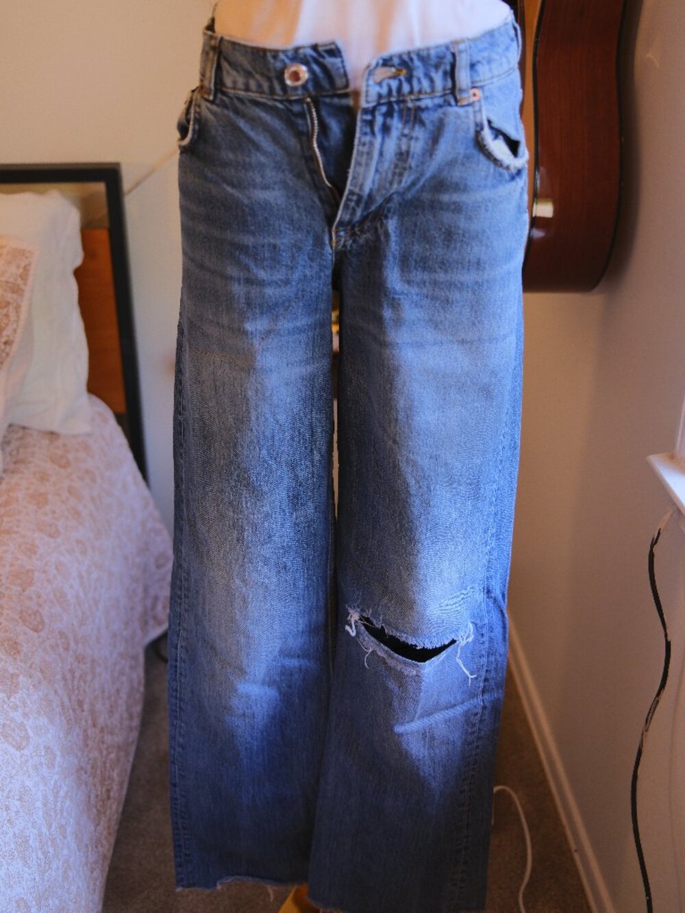 Zara Medium Wash Ripped Wide Leg Jeans Size 2 Distressed Denim